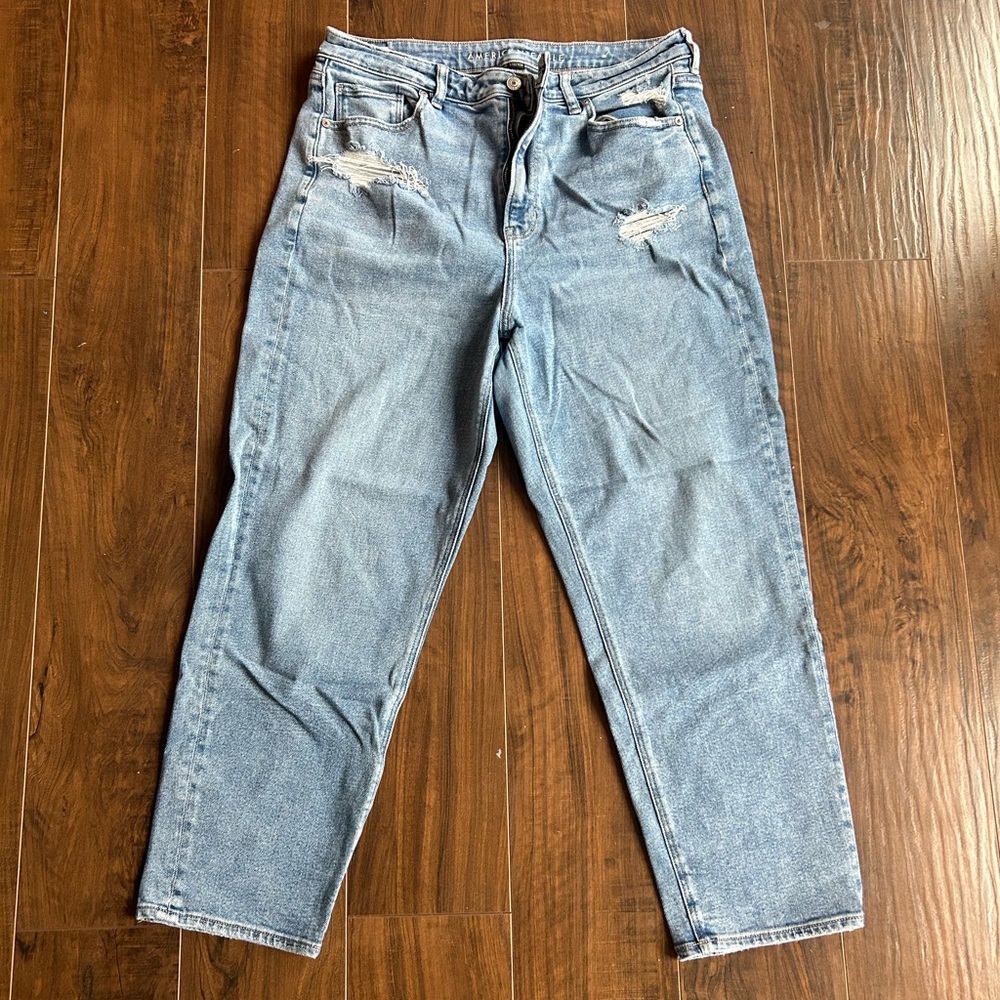 American eagle distressed mom jeans
